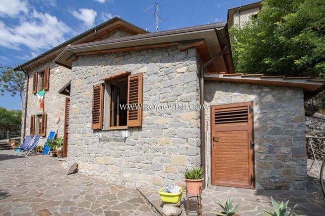 Town house for sale in Chiusi Della Verna, Tuscany, Italy