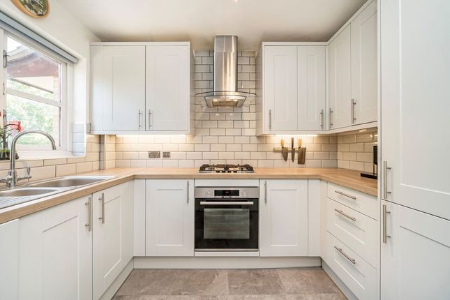 105, Pincott Place, London photo 2