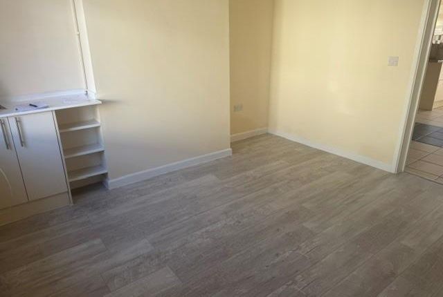 15, Broadway Street, BURTON ON TRENT photo 4
