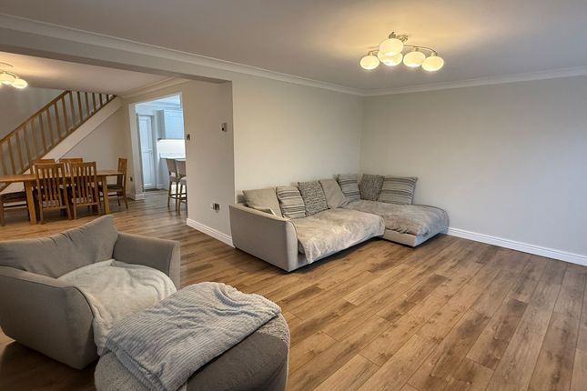 16, Padarn Close, Chester photo 4