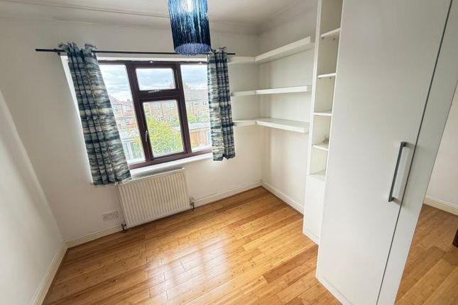 00, Linden Avenue, Ruislip photo 5
