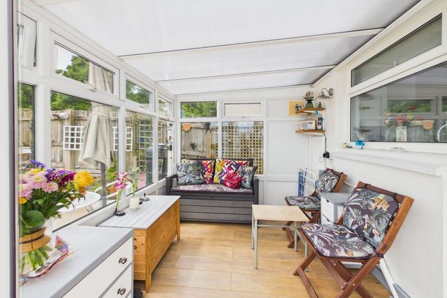 28, Lannarth Glas, Redruth photo 3