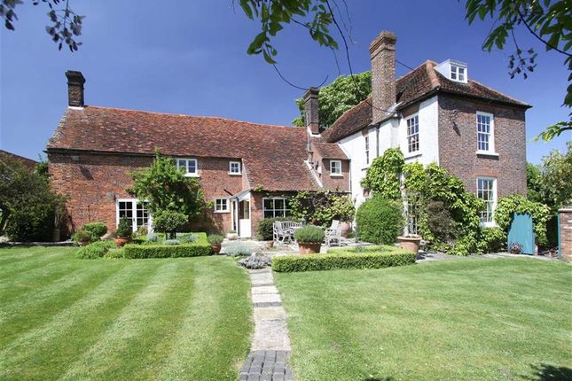 5 bed detached house for sale in Dunstable Road, Markyate