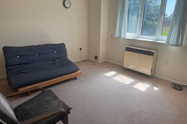 105, MILTON KEYNES photo 3