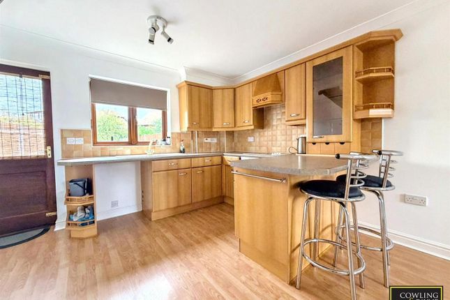 3, Brownsea Drive, Wickford photo 3