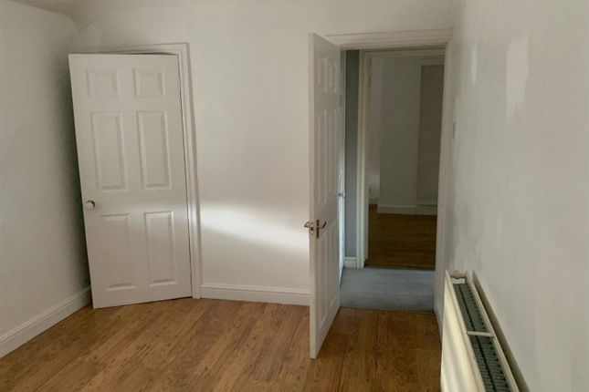 Property to rent in Warren Place, Brownhills, Walsall