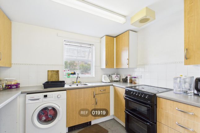 Bardsley Close, Colchester photo 5