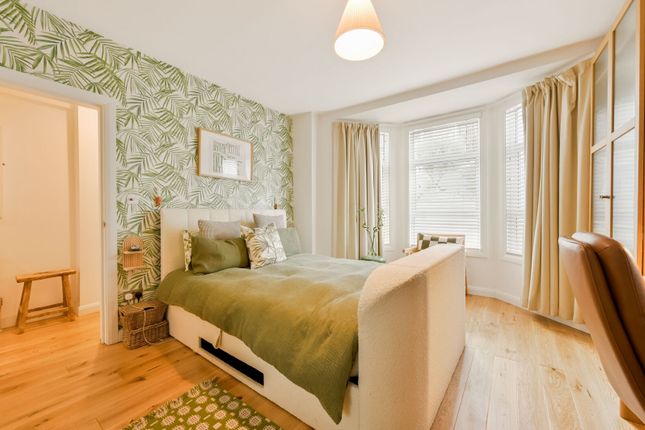 Southerton Road, Brackenbury Village photo 4
