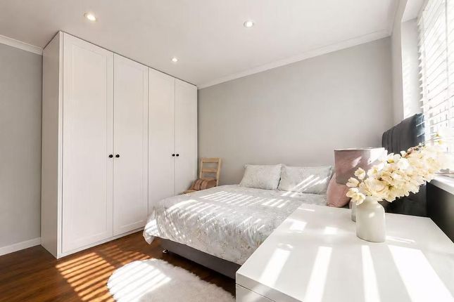 80 Beaumont Road, PURLEY photo 4