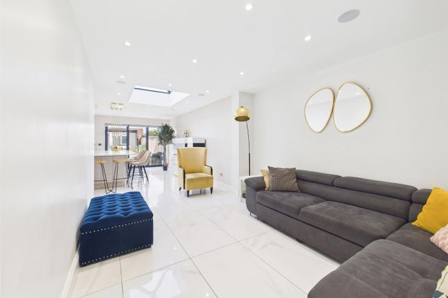 38, Summit Road, Northolt photo 4