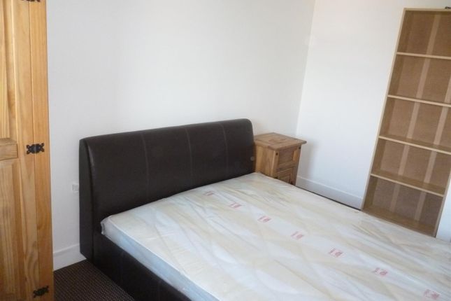 58, Renolds House, Salford photo 4