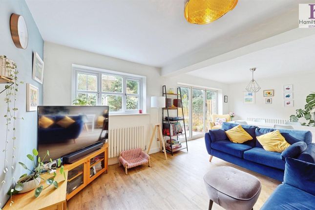 6, Haven Close, Halifax photo 2