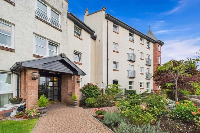 2-bed flat on Ericht Court, Flat 31, Upper Mill Street, Blairgowrie, £85,000