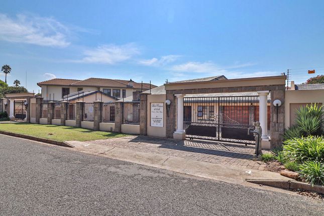 Detached house for sale in 4 Louw Wepener Avenue, Alberante, Alberton, Gauteng, South Africa