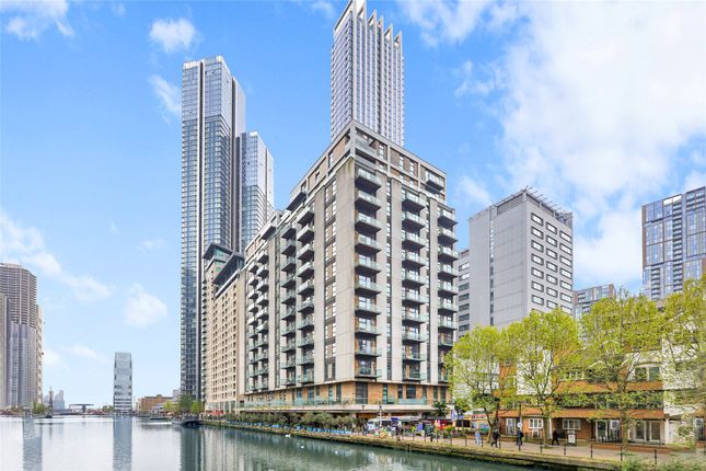 Thumbnail Flat to rent in Discovery Docks Apartment West, 2 South Quay Square, London