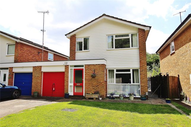 Thumbnail Link-detached house for sale in Knaphill, Woking