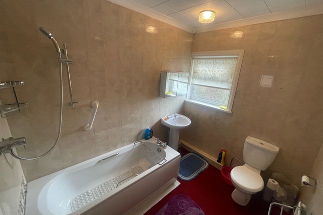 End terrace house for sale in Heage Road, Ripley