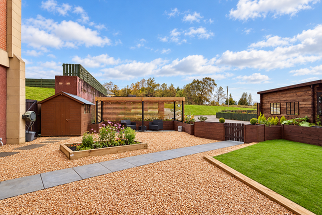 Broadside Court, Denny photo 2