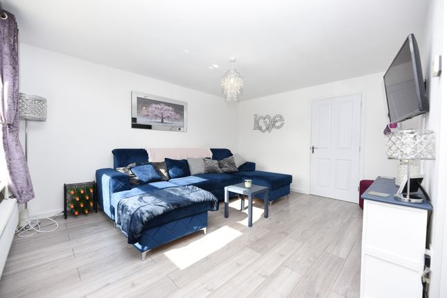 5 Humbrills Close, Huntingdon photo 2