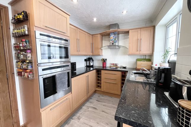 18, Curlew Close, Thornton photo 4