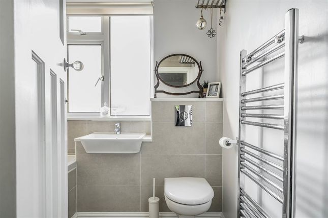 Family Bathroom II.Jpg