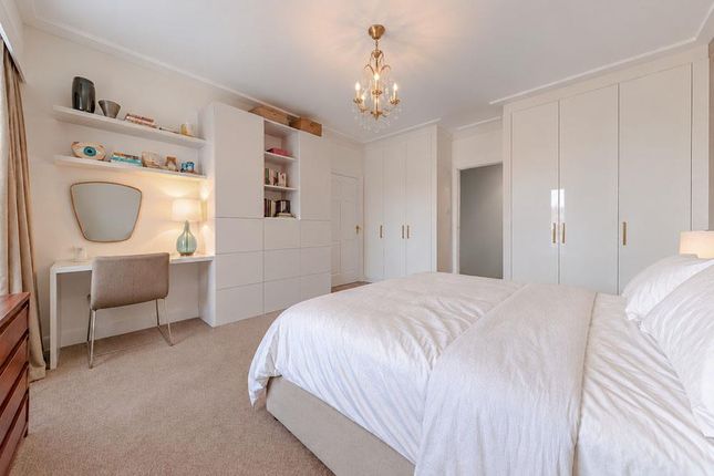 Flat 34, Radley House, Gloucester Place, London photo 3