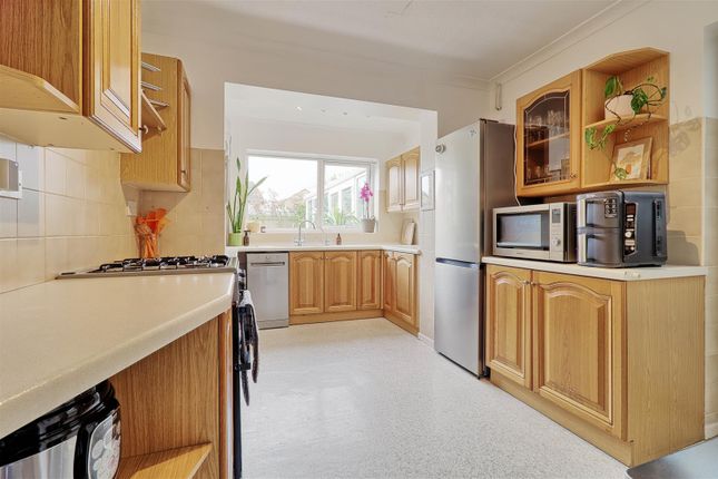 19, Izaak Walton Way, Cambridge photo 2