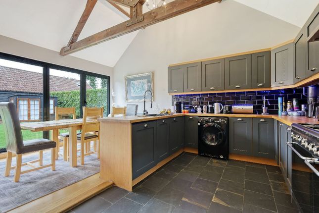 Granary Barn, Church Lane, Upminster photo 3