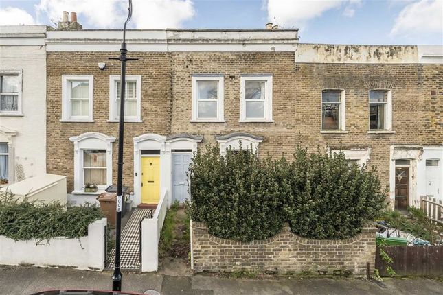 Terraced house for sale in Dennett's Road, London