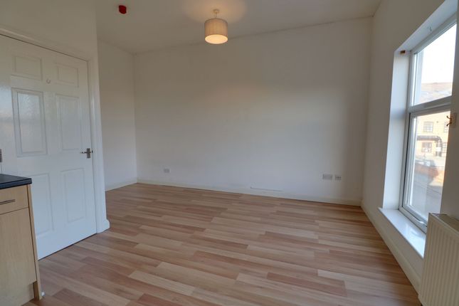Flat 4, 117 Abbey Street, Hull photo 3