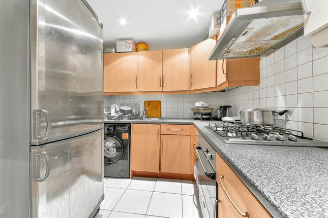 Flat 2, Brookside Court, 132, Brigstock Road, Thornton Heath photo 5