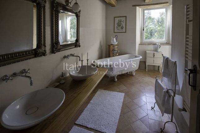Country house for sale in Via Papa Giovanni XXIII, Apiro, Marche