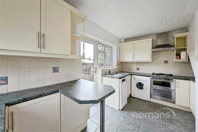 26, Fernhill Lane, Surrey photo 3