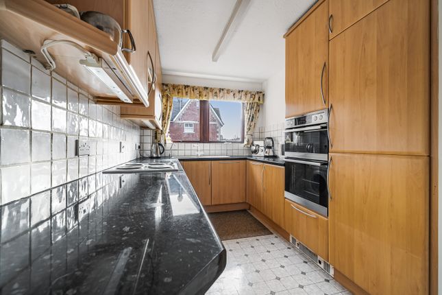 Flat for sale in Victoria Court, Henley-On-Thames, Oxfordshire