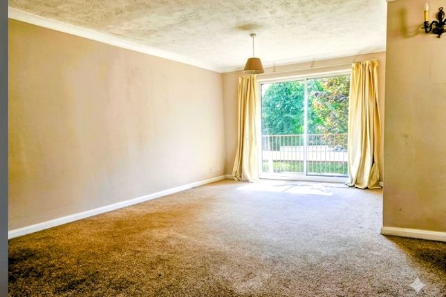 Flat 10, Pine Tree Lodge, Bromley photo 3