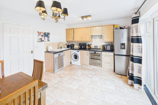 24, Brambling Close, Stowmarket photo 2