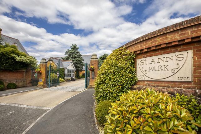 10, Sandy Lane, Virginia Water photo 2