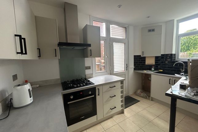 Room 2 - 36, Bicknoller Road, Enfield photo 4