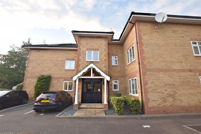 Thumbnail Flat to rent in Ronald Court, Oakwood Road, Bricket Wood, St. Albans