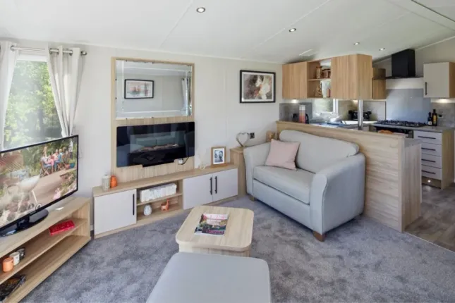 3-bed caravan on Warwick Road, Stratford-upon-Avon, £89,995