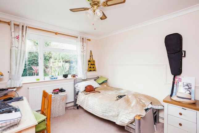 Maisonette for sale in Sycamore Avenue, Horsham, West Sussex