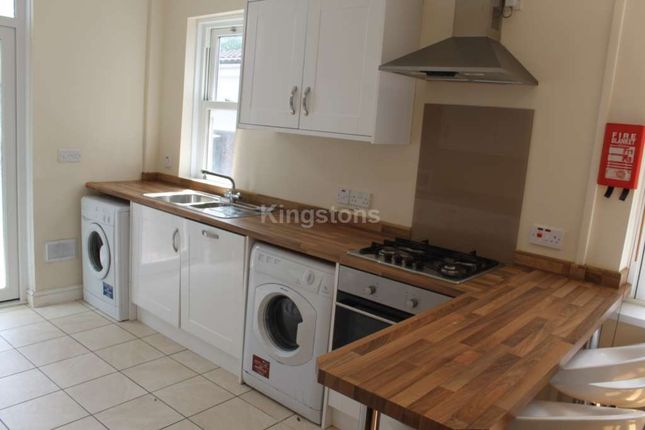 28, Mackintosh Place, Cardiff photo 2