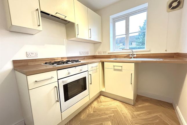 Cedar Way, Selby photo 4