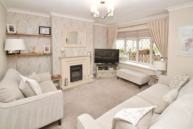 32, Oakfield Avenue, Bingley photo 2