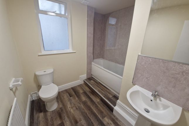 A, 22, Red Bank Road, Blackpool photo 2