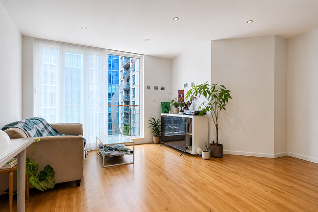 Flat 592,  7, St. George Wharf, LONDON photo 4