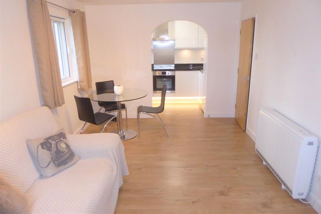 16 The Beeches, Lampton Road, Hounslow photo 4