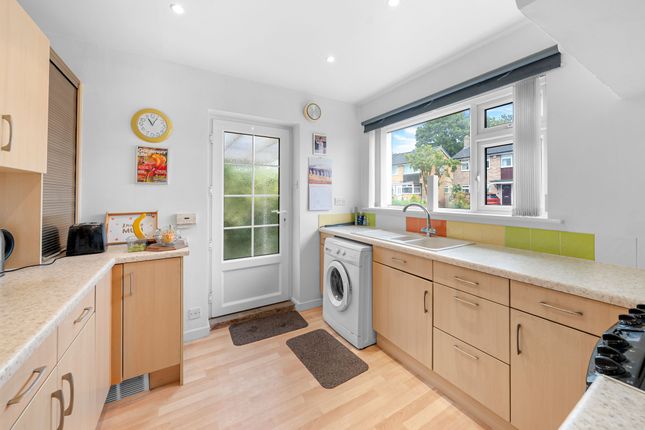 8 Wayside Walk, Harrogate photo 4