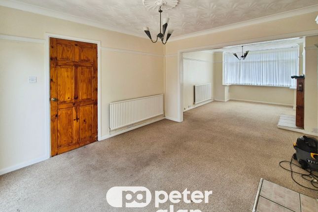 245, Newport photo 5