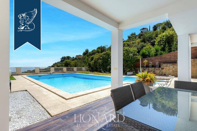 Villa for sale in San Remo, Imperia, Liguria